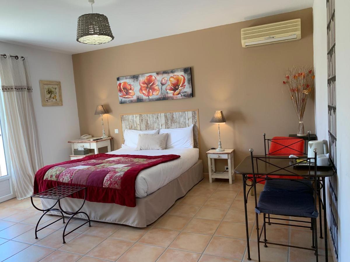Hotel Les Ambres Roussillon  Exterior photo
